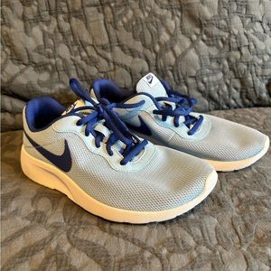 Nike Tanjun  light blue Youth size 5